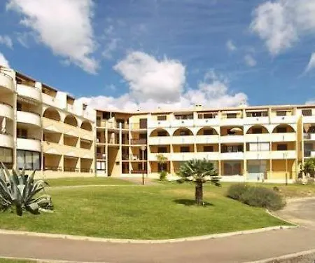 Coquet *
